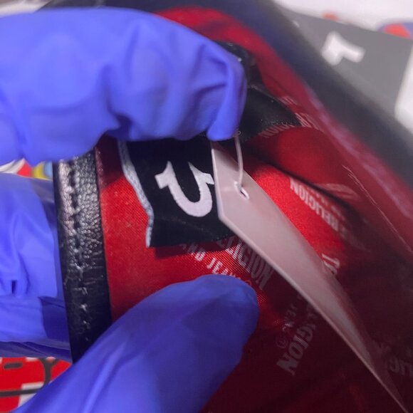 True Religion Men's Black Leather Tri-Fold Wallet NWT RFID Protection - Picture 15 of 16